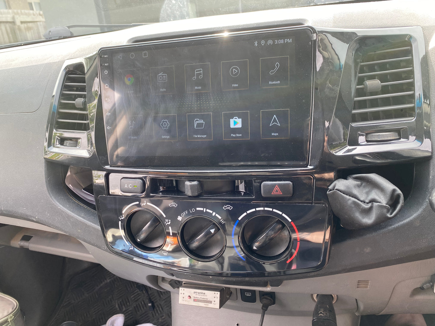 Toyota Hilux 2005 - 2015 9" Carplay Kit